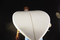 Planche de surf dans un atelier de réparation . — Photo de stock
