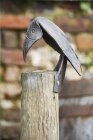 Metal sculpture of a bird — Stock Photo