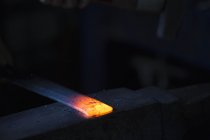 Красный горячий металл — стоковое фото
