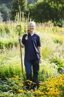 Giardiniere femminile a Waterperry Gardens — Foto stock