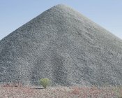 Pilha de cascalho no deserto — Fotografia de Stock