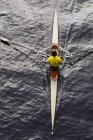 Singola barca a remi scull — Foto stock