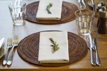 Table setting with place mat — Stock Photo