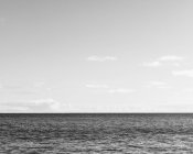 Horizon sur l'eau — Photo de stock
