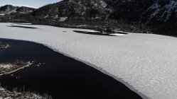 Eisscholle im Fjord — Stockfoto