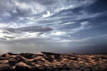 Paisagem deserta com dunas de areia — Fotografia de Stock