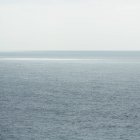 Meerwasser und bewölkter Himmel bei manzanita in oregon, usa — Stockfoto