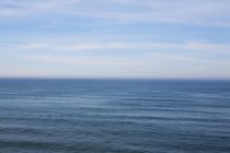 Scena costiera di acqua lungo la costa del Big Sur sulla costa della California
. — Foto stock