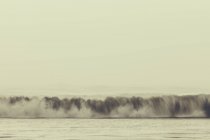 Scène côtière d'une vague de débordement au parc national olympique de Washington, États-Unis — Photo de stock
