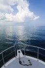 Scenic view of ocean horizon from boat bow — Stock Photo