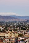 Cityscape of Oaxaca city with hills and houses, Mexico — Stock Photo