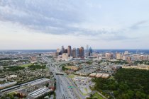 Даллас skyline при денному світлі з хмарочосів, США — стокове фото