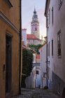 Gasse durch die Altstadt von Cesky krumlov, Tschechische Republik, Europa — Stockfoto