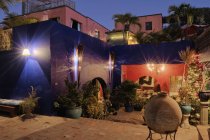 Illuminating building patio of Hotel California in Mexico — Stock Photo