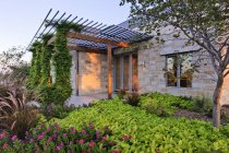 Energy efficient house exterior in Dallas, Texas, USA — Stock Photo