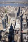 Shadow of Empire State Building sulle case di New York, USA — Foto stock