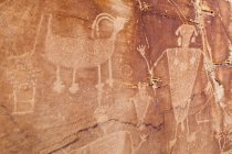 Native American Petroglyphs, Dinosaur National Monument, Colorado, EE.UU. - foto de stock