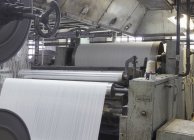 Industrieller Webstuhl in Textilfabrik, nikologory, russland — Stockfoto