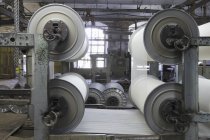 Industrial looms in textile factory, Nikologory, Russia — Stock Photo