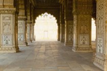 Porta ad arco nell'antico Forte Rosso, Nuova Delhi, Delhi, India — Foto stock