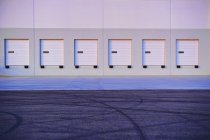 Verteilzentrum Erker Türen Reihe, arizona, USA — Stockfoto