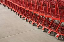 Close-up of red grocery carts in Seattle, Washington, USA — Stock Photo
