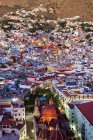 Skyline de la vieille ville avec cathédrale et maisons, Guanajuato, Mexique — Photo de stock