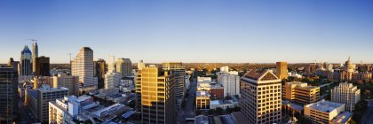 Панорамний міський горизонт з хмарочосами в центрі міста Остін, США — стокове фото