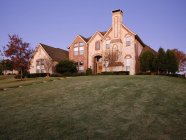 Grande casa su una collina a McKinney, Texas, Stati Uniti d'America — Foto stock