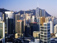 Гонконг горизонт на світанку з хмарочосами, Китай — стокове фото