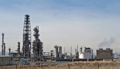 Fábrica industrial de refinería de gas natural en Salt Lake City, Utah, EE.UU. - foto de stock
