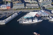 Bateaux amarrés dans le port de Seattle, Washington, États-Unis — Photo de stock