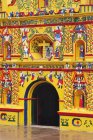 Facciata colorata della chiesa di San Andres Xecul, Guatemala — Foto stock