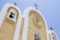 Екстер'єр фасаду мексиканської церкви, Todos Сантос, Нижня Каліфорнія, Мексика — стокове фото