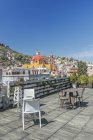 Rooftop cafe with cityscape view, Guanajuato, Guanajuato, Mexico — Stock Photo
