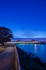 Porto illuminato di notte, Devonport, Nuova Zelanda — Foto stock