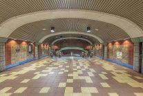 Curved roof and floor tiles of subway station, Los Angeles, California, United States — Stock Photo