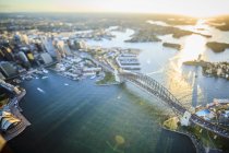 Vista aérea de la ópera de Sídney y el puente en Sídney, Australia - foto de stock