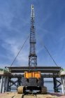 Low angle view of crane and bridge construction, Gig Harbor, Washington, USA — Stock Photo