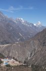 Vila na escala de montanha, Tengboche, Khumjung, Nepal — Fotografia de Stock