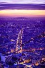 Vue aérienne du paysage urbain de Paris la nuit, France — Photo de stock