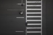 Vista de alto ângulo da rua de travessia de pedestres, Chicago, Illinois, EUA — Fotografia de Stock
