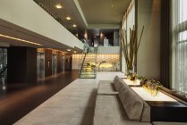 Lounge area in luxury hotel lobby — Stock Photo