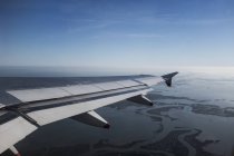 Vista aérea através da lagoa de Veneza vista do avião de passageiros, Itália . — Fotografia de Stock