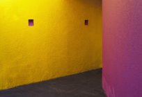 Colorful walls in building interior, Mexico City, Mexico — Stock Photo