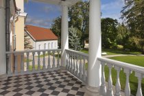Checkerboard patio of Vihula Manor, Vihula, Estonia — Stock Photo