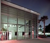 Immeuble galerie moderne à Miami Beach, Floride, États-Unis — Photo de stock