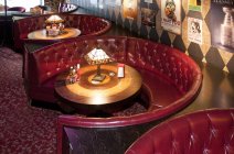 Dining booths in American style diner in Tallinn, Estonia — Stock Photo