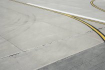 Detalle de aeropuerto asfalto en Shanghai, China, Asia - foto de stock