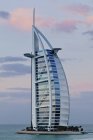 Burj al Arab hotel and seascape in Dubai, Emirados Árabes Unidos — Fotografia de Stock